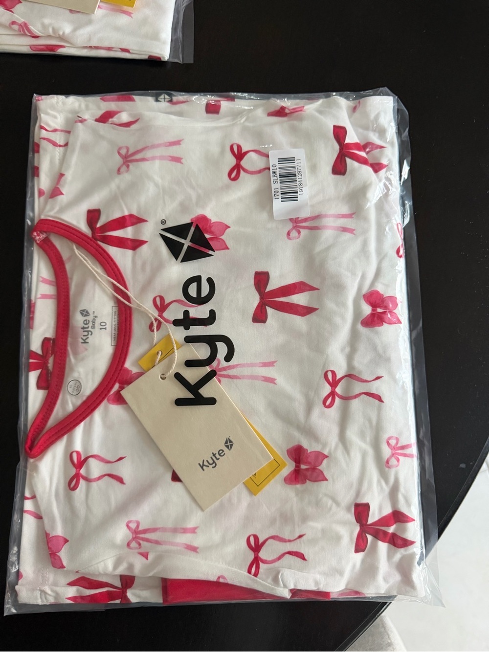 Kyte BABY White Pajama Set with Pink Bow Print